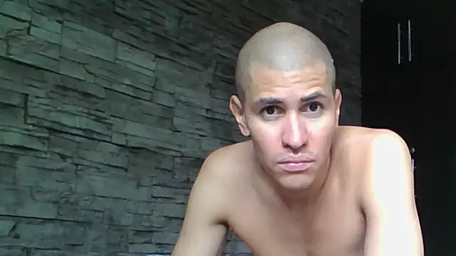 Snapshot of Sexylatin64 chatting on May 2026 03:09:01 PM Sexylatin64 online show from May 2026 03:09:01 PM