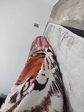 Snapshot of lm279 chatting on February 2025 08:18:02 AM lm279 online show from February 2025 08:18:02 AM