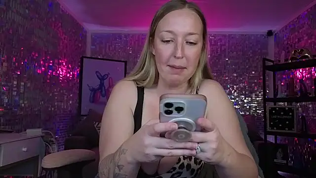 lucyallen4201 online show from January 2026 03:50:02 PM