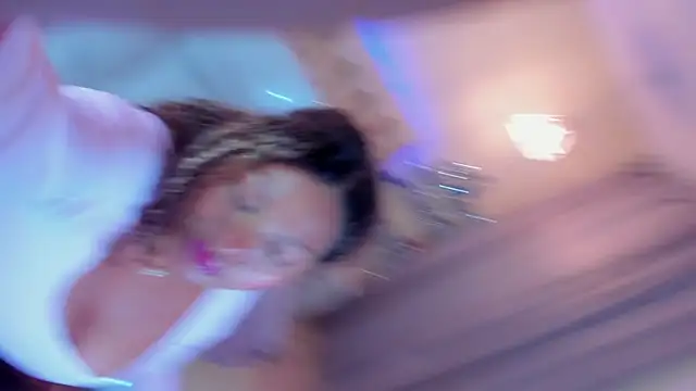 Snapshot of Redhot_chilipeppers chatting on December 2024 02:19:02 AM Redhot chilipeppers online show from December 2024 02:19:02 AM