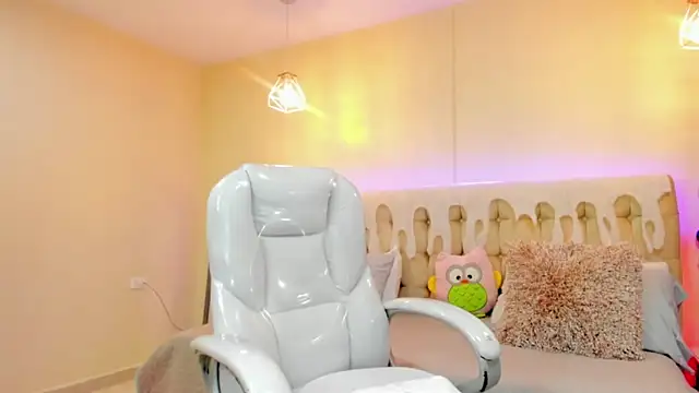 Snapshot of Redhot_chilipeppers chatting on December 2024 12:04:01 AM Redhot chilipeppers online show from December 2024 12:04:01 AM