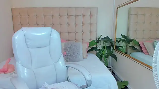 Snapshot of Redhot_chilipeppers chatting on March 2025 01:38:02 PM Redhot chilipeppers online show from March 2025 01:38:02 PM