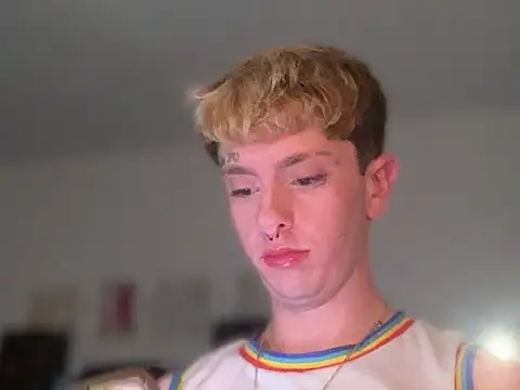 twentywithafelonyy online show from March 2025 05:42:02 AM