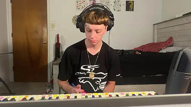 twentywithafelonyy online show from September 2025 05:40:01 AM