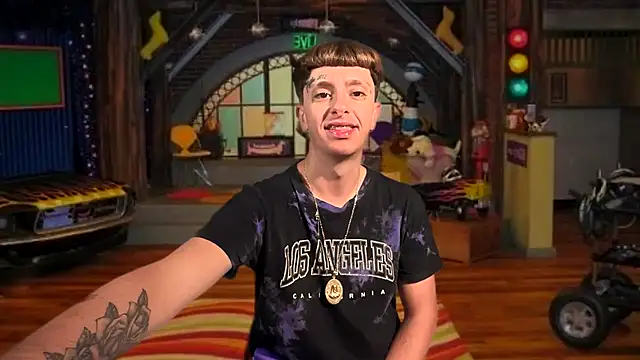 twentywithafelonyy online show from September 2025 01:18:01 AM