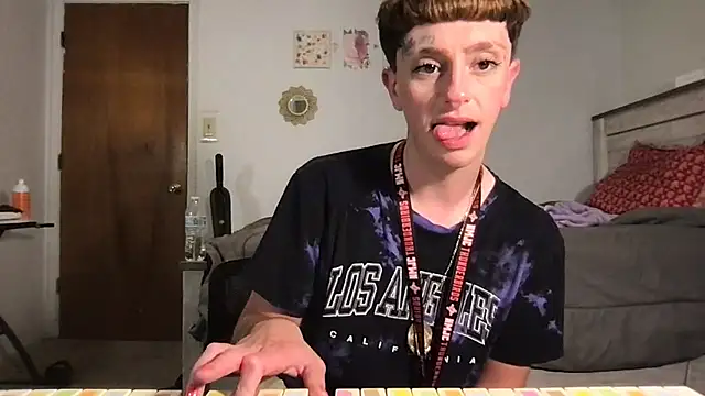 twentywithafelonyy online show from September 2025 07:23:01 AM