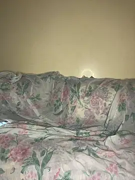 Layla-daloua online show from December 2024 01:47:02 AM