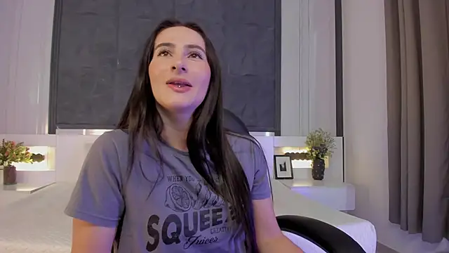 SaraGomez1 online show from February 2026 01:20:01 PM