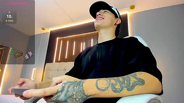 Lobo 17  online show from April 2026 03:42:01 AM