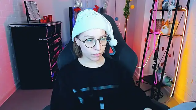 Snapshot of AphexQueen chatting on December 2024 06:19:02 PM AphexQueen online show from December 2024 06:19:02 PM