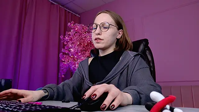 Snapshot of AphexQueen chatting on February 2025 07:14:01 PM AphexQueen online show from February 2025 07:14:01 PM