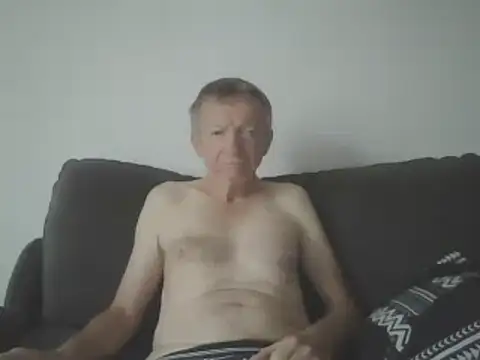 Snapshot of naturiste974 chatting on March 2025 02:57:02 AM naturiste974 online show from March 2025 02:57:02 AM