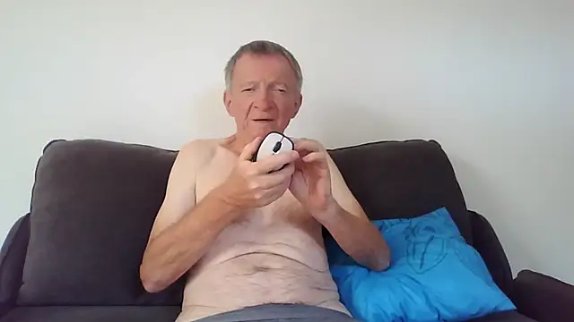 Snapshot of naturiste974 chatting on January 2026 08:08:01 AM naturiste974 online show from January 2026 08:08:01 AM