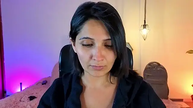 Snapshot of emily_leinner chatting on April 2026 11:38:02 PM emily leinner online show from April 2026 11:38:02 PM