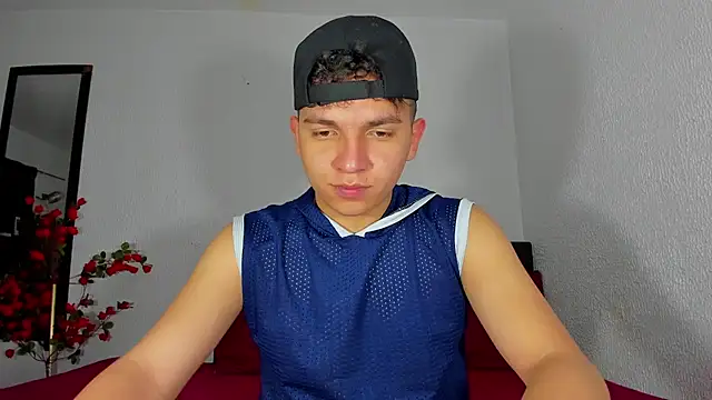 Snapshot of Danielbluestar chatting on February 2025 05:39:01 PM Danielbluestar online show from February 2025 05:39:01 PM