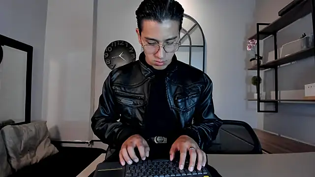 Snapshot of Andy_Joy_ chatting on June 2026 06:13:02 PM Andy Joy online show from June 2026 06:13:02 PM