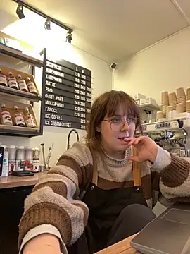 Snapshot of cinnabon_ chatting on November 2025 11:32:02 AM cinnabon online show from November 2025 11:32:02 AM