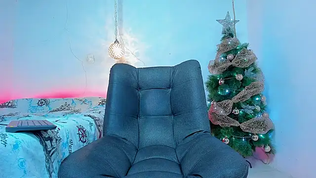 Snapshot of maxowens_oficial chatting on December 2024 09:37:02 PM maxowens oficial online show from December 2024 09:37:02 PM