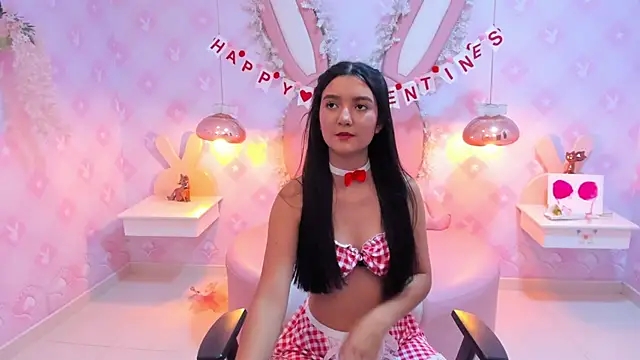 Snapshot of Saraa_Skinny chatting on February 2025 05:57:02 PM Saraa Skinny online show from February 2025 05:57:02 PM