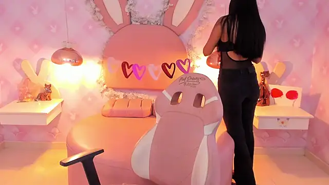 Snapshot of Saraa_Skinny chatting on March 2025 11:48:01 AM Saraa Skinny online show from March 2025 11:48:01 AM