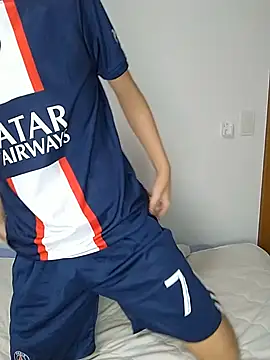 itsme LEON online show from December 2024 01:12:01 PM