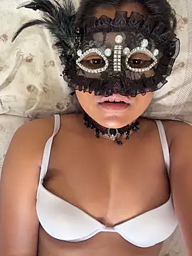 Bella Luna18 online show from February 2026 09:08:01 PM