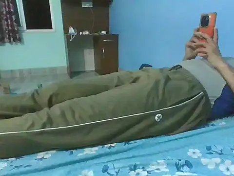 Ishan003 online show from October 2025 04:19:01 PM