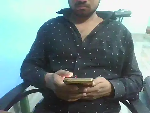 Ishan003 online show from November 2025 02:43:02 PM