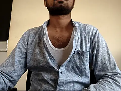 Snapshot of Ishan003 chatting on May 2026 06:40:01 AM Ishan003 online show from May 2026 06:40:01 AM