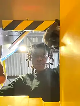 Snapshot of sneakylink13__ chatting on October 2025 02:28:01 PM sneakylink13   online show from October 2025 02:28:01 PM