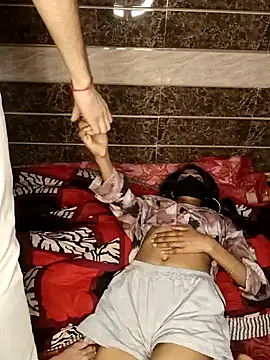 Snapshot of Shalu79 chatting on January 2025 07:00:02 PM Shalu79 online show from January 2025 07:00:02 PM