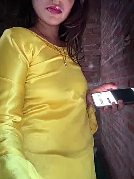 Snapshot of DiyAsingHh chatting on May 2026 12:05:01 AM DiyAsingHh online show from May 2026 12:05:01 AM