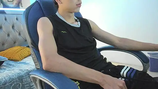 JackSwan18 online show from December 2025 07:32:01 PM