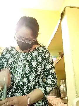 Snapshot of heenage chatting on February 2025 12:24:01 PM heenage online show from February 2025 12:24:01 PM