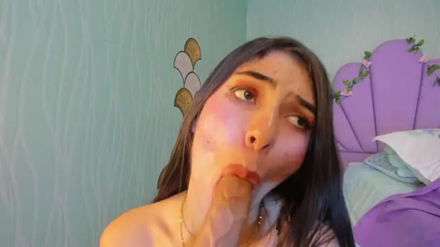 Skinny Linda online show from December 2024 04:30:02 PM