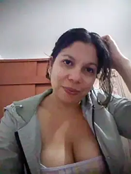 Snapshot of Carliina_Soussa chatting on February 2026 10:22:01 PM Carliina Soussa online show from February 2026 10:22:01 PM