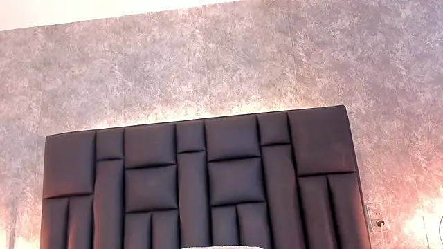 laura smith33 online show from March 2025 02:33:02 PM