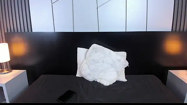 liz goth online show from February 2025 01:08:01 PM