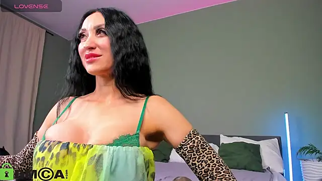 Margaret Clark  online show from February 2025 01:19:02 PM