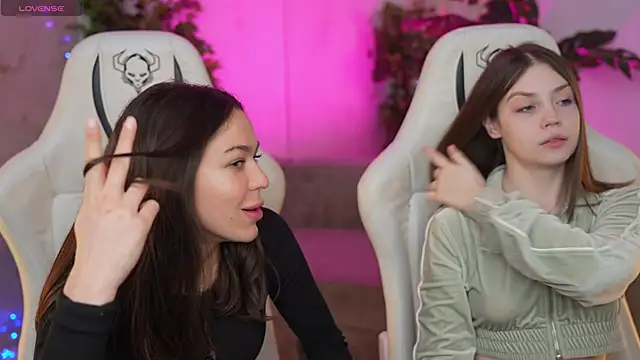 Snapshot of Beatrice_054 chatting on January 2025 09:51:02 PM Beatrice 054 online show from January 2025 09:51:02 PM