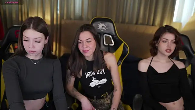 Snapshot of Beatrice_054 chatting on January 2025 12:45:02 PM Beatrice 054 online show from January 2025 12:45:02 PM