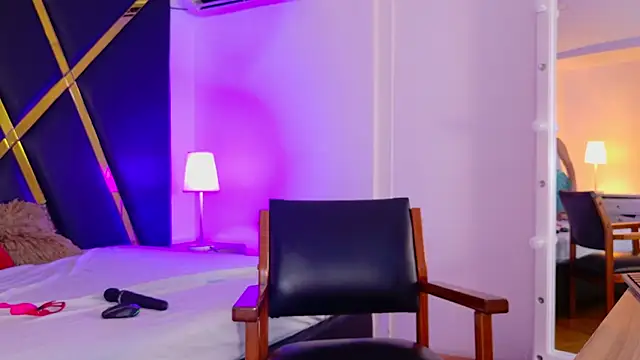 Adel Nesbiit online show from April 2026 07:40:01 PM