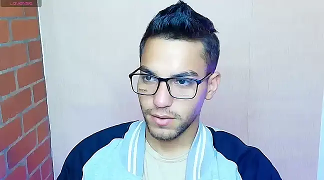 Leandro valenzuela online show from March 2025 04:24:01 PM