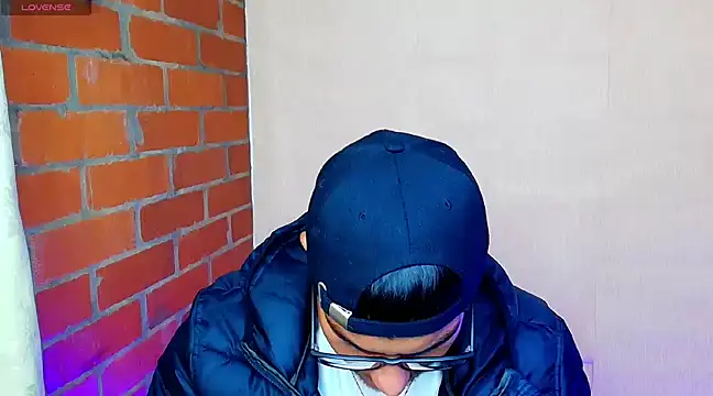 Leandro valenzuela online show from March 2025 12:45:01 PM