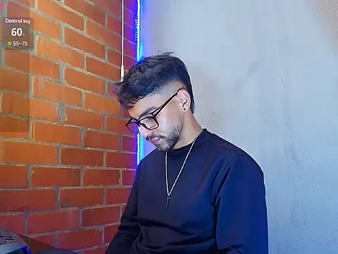 Leandro valenzuela online show from October 2025 03:25:01 PM