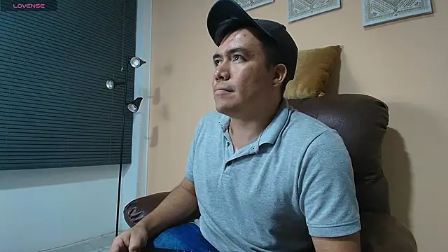 Snapshot of Jhonatan_Morales_S chatting on March 2025 02:39:02 AM Jhonatan Morales S online show from March 2025 02:39:02 AM