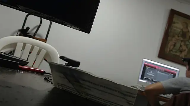 Snapshot of Jhonatan_Morales_S chatting on March 2025 06:26:02 AM Jhonatan Morales S online show from March 2025 06:26:02 AM