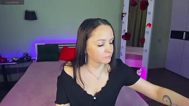 AngellLika online show from September 2025 12:50:02 PM