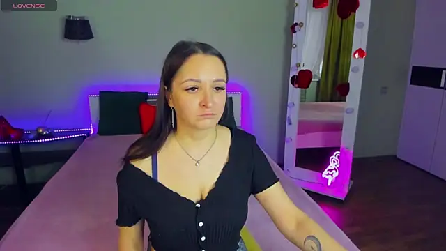 AngellLika online show from September 2025 01:16:02 PM