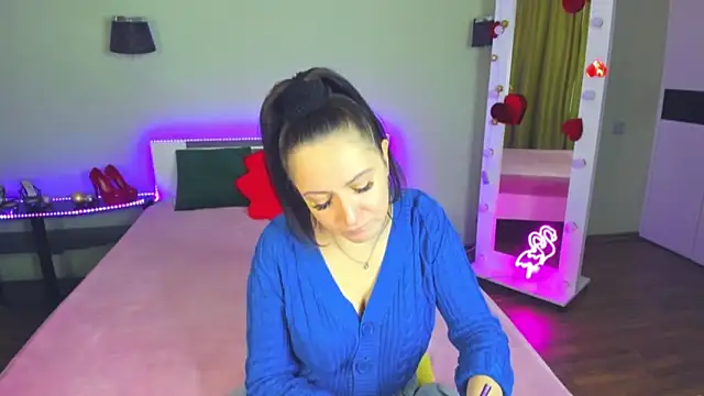 AngellLika online show from October 2025 12:50:01 PM